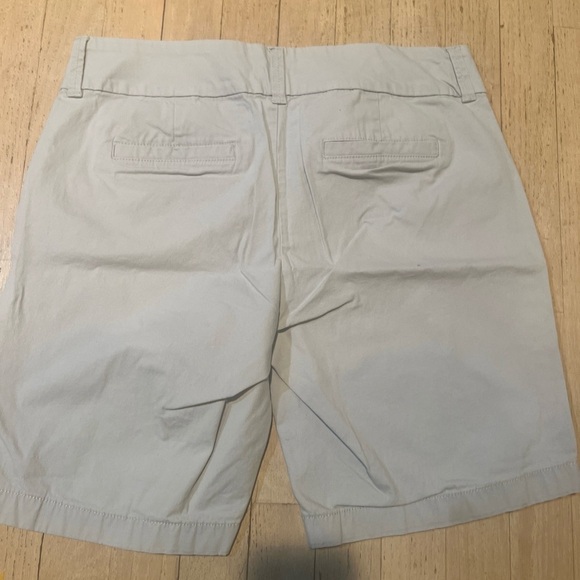 J. Crew Women's Size 6 Light Gray Cotton Stretch Chino 5" Shorts - Picture 5 of 5